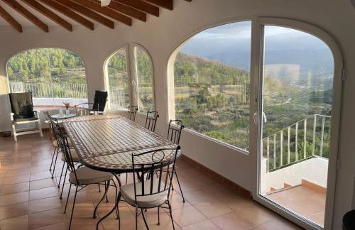 Private Hilltop Villa with Sea and Mountain Views - Foto 4