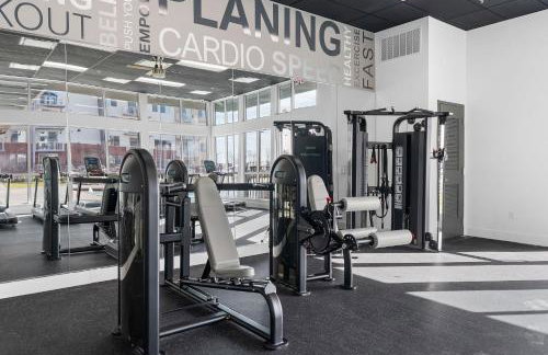 Lodgeur Denton - next to Rayzor Ranch, hospitals, close to UNT - Foto 38