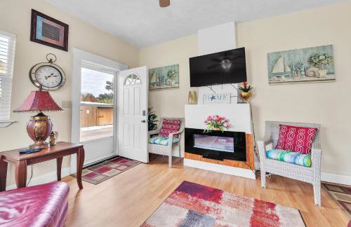 Charming Coastal Retreat in Bay St Louis home - Photo 18