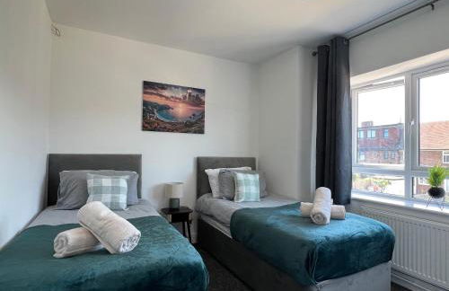 Brand New, Immaculate 3 Bed 3 Shower room House - Foto 13