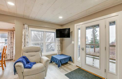 Cozy Maine Getaway Covered Deck, Walk to Beach! - Photo 6