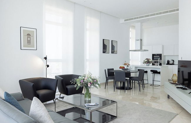 Central Park Residence - Photo 7