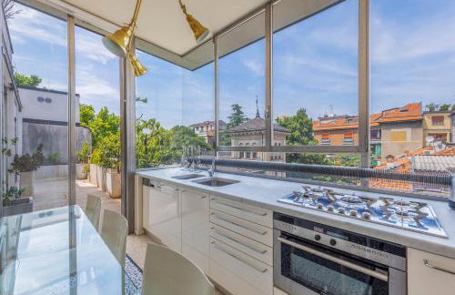 Milan Central Penthouse with Terraces, Jacuzzi & Garage - Foto 3