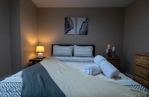 Charming Corner Newly Furnished Townhome - Foto 36