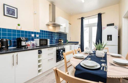 Stunning 5 bedroom home Wirral Birkenhead Sleeps 9- Free Parking-5G Internet - Foto 15