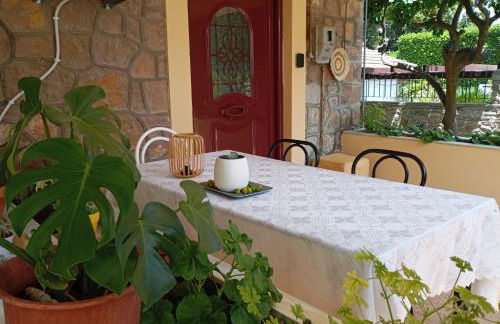 Peculiar Garden Apartment - Photo 13