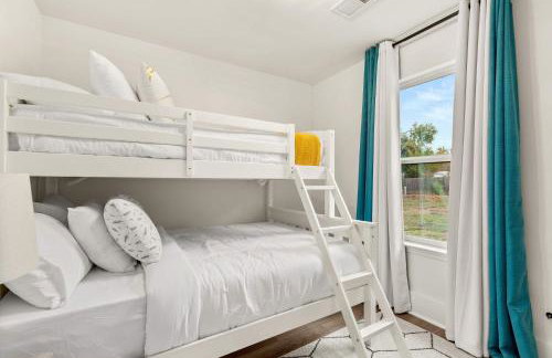 Manchaca 4 bedroom sleeps 10 Pool and Hot tub - Photo 36