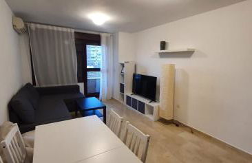 Gran piso cerca Centro Comercial y Playa - Foto 1