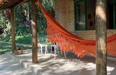 Casa charmosa em condomínio arborizado - Foto 5