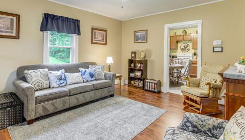 Grandmas Farm House on 125 Acres with Fire Pit! - Foto 3