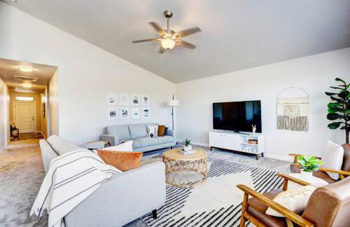 BRAND NEW 4-BDRM HOME Farmhouse at Grand Rapids - Foto 6