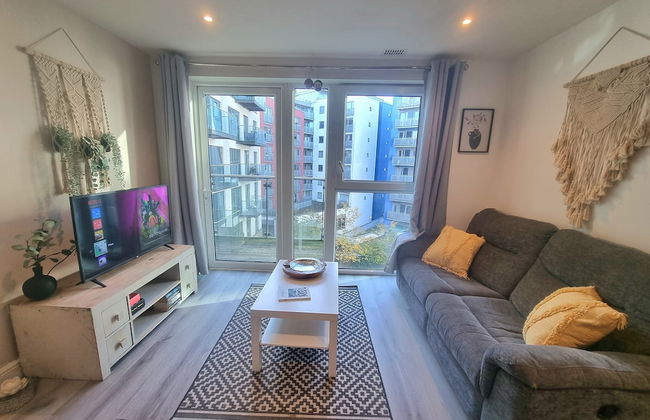 2-bed 2-bath Greenwich Apartment with balcony & lift - Foto 1