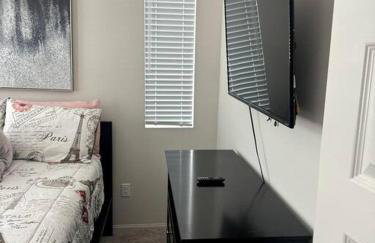 Cozy Home 20 Mins from DTLA - Foto 17