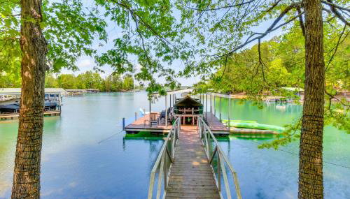 Beautiful Lake Keowee Home with Boat Dock and Fire Pit - Foto 3