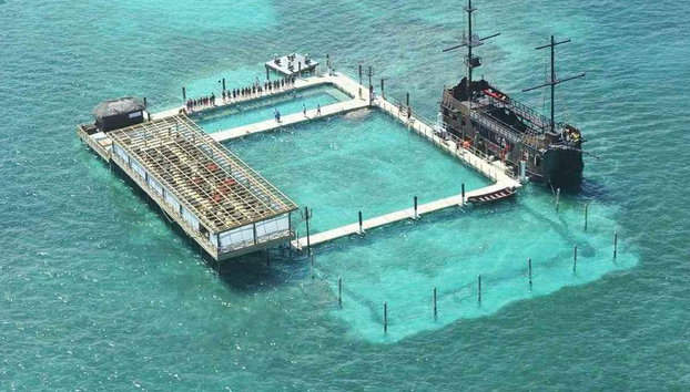 Aventura Pirata: Tour de medio día con esnórquel, nado con tiburones y show pirata - Foto 5