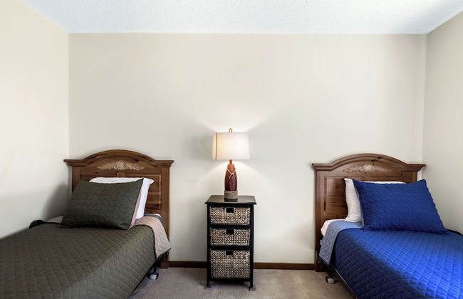 Lake Getaway - Photo 2