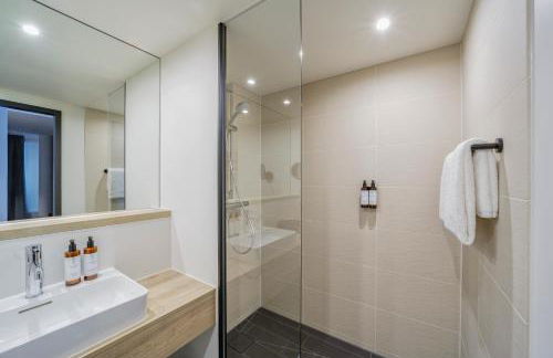 Black F House - Serviced Apartments - Foto 38