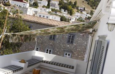 Hydra Artist House - Photo 1