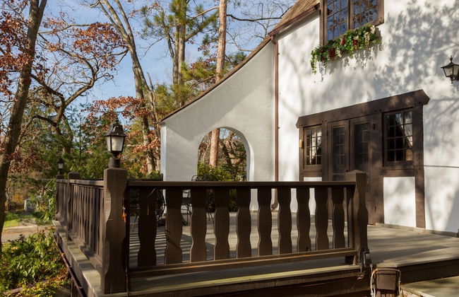 Castle on Glen - 3 Bedroom Home - Photo 16