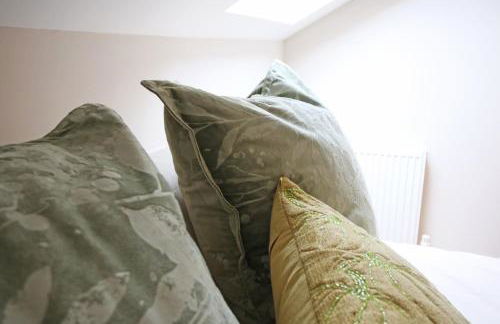 Apartment 11 Bluebridge with Free Parking - Photo 23