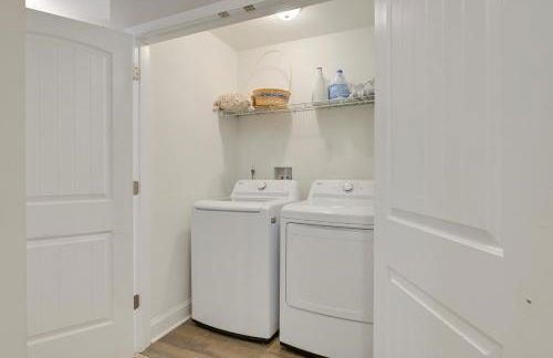 Stay and Play Spacious Concord Townhome Near Uptown - Foto 23