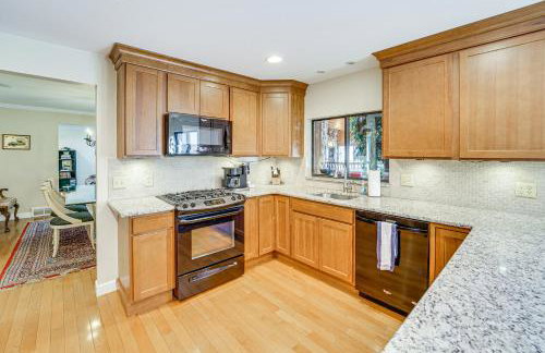 Bloomfield Retreat with Pool 6 Mi to Riverside Park - Foto 8