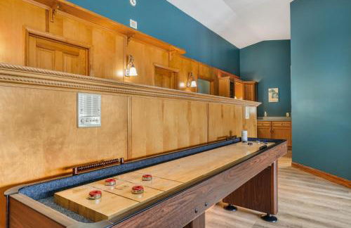 6BR Houghton Lake House with Indoor Pool, Hot Tub and Golf Simulator - Photo 71