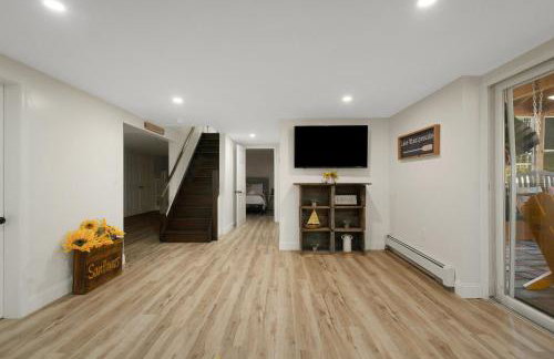 Melvin Village - 5 Bed 3 Bath Arcade Near Lake Pet Friendly fee applies - Foto 29