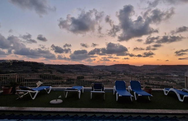 Modern 4-bed Home in Ix-xaghra, Valley View Pool - Foto 30