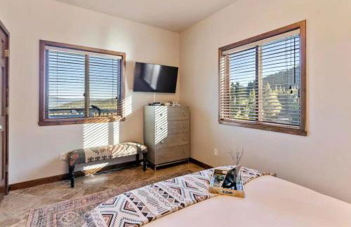 Family Mountain Getaway w Hot Tub and Amazing Views! Close to Hiking & Skiing - Foto 30