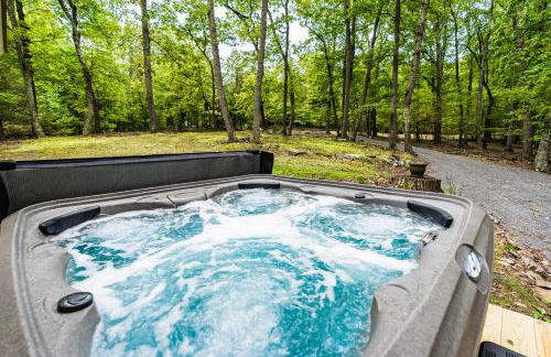 Modern Cabin w Hot Tub & Indoor Pool Gym Access! - Foto 34