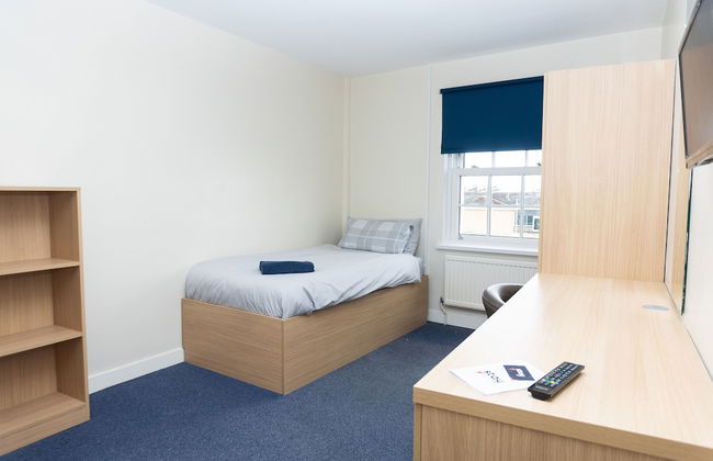 Spa Court - Photo 23