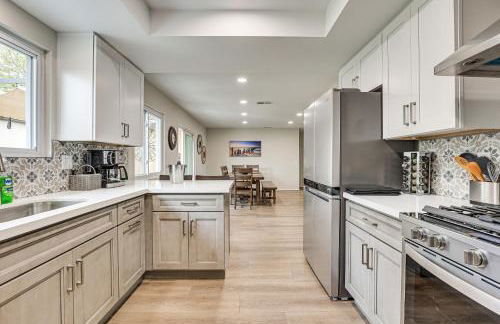 Sunny Oceanside Home with Patio, 5 Mi to Downtown! - Photo 9