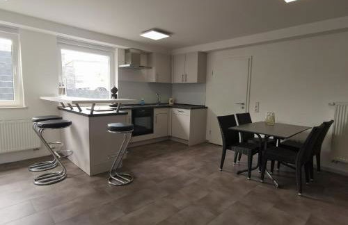 Moderne Wohnung mit Terrasse und eigenem Zugang. - Foto 1