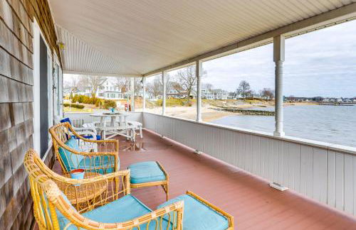 Dreamy Waterfront Westbrook Home on Private Beach - Foto 1