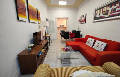 Rua Nova Apartment 28, 3 Dormitorios, WIFI, PS4 y Netflix, a 200m Catedral - Foto 2