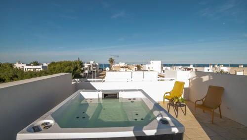 VILLA PONENTE - Beach & Jacuzzi - Foto 1