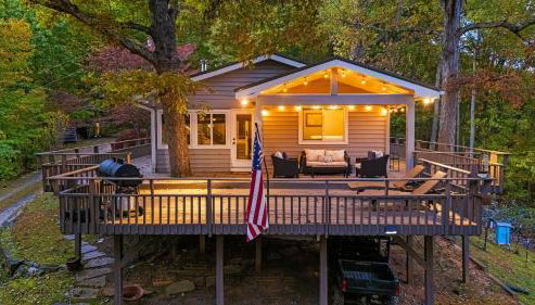 Cabin in the Sky by Avantstay Deck w/ Views - Foto 2, Other