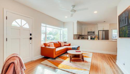 Mid-Century Lakeland Home with Game Room! - Foto 5