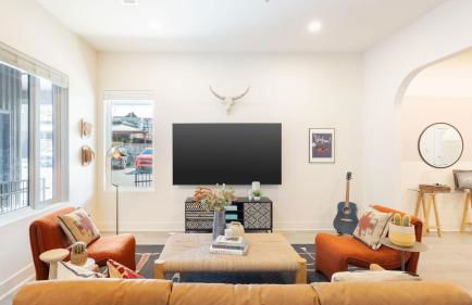 Sleeps 28 2 Units Near DT Nashville Outrider by AvantStay - Foto 8