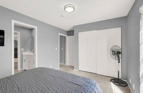 Luxe 4BR Vegas Retreat Pool, Games and BBQ - Foto 16