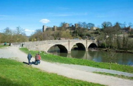 The Studio, spacious riverside property in Ludlow with private parking - Photo 18