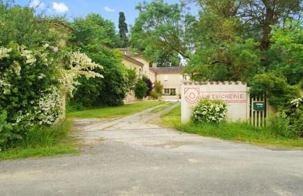 Villa spacieuse à Crastes avec piscine privée et vue montagne - Photo 34