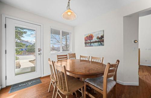 Golden View Townhouse - Walk to Downtown! - Photo 16