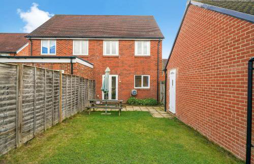 3 BR 5 Beds 3 Bath Private Garden Parking x2 Ideal for Family & Work Stays - Foto 24