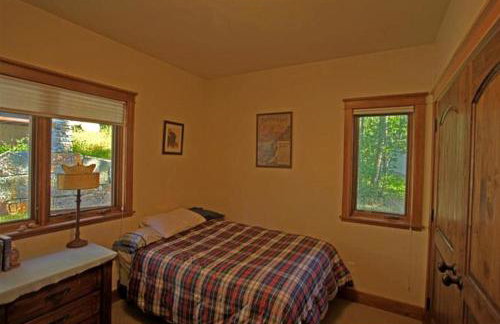 Lakeside Vacation Rental with Stunning Views and Spacious Interior on Flathead Lake, Montana - Foto 18