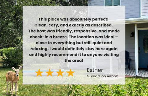 6-min walk to Lake - Home w/Fire-Pit & Pool Table - Foto 33