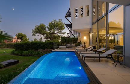 VACATION MARBELLA I Villa Finesse, Luxury Villa, Golden Mile, Swimming-pools, Sauna, Spa, Gym, Minutes from Golfs and Beaches - Foto 42