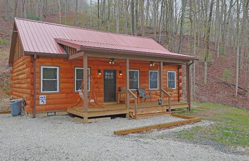 2BR Fishing Cabin w Fire Pit, Hot Tub, EV Charger - Foto 1
