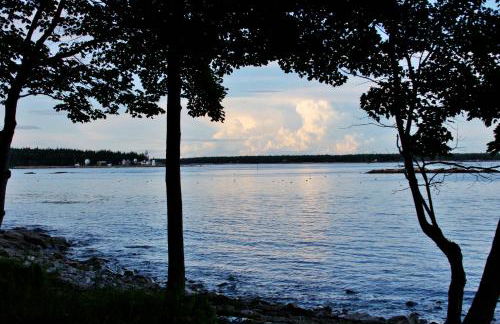 Dragonwood Castle on Waterfront with Stunning View - Foto 28